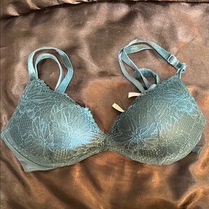 Victoria’s Secret Lace Bra in emerald green